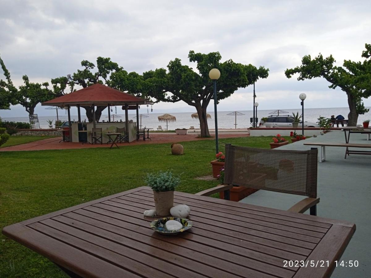 Evoikos Beach & Resort Livanátai 外观 照片