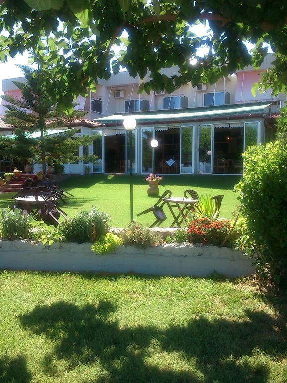 Evoikos Beach & Resort Livanátai 外观 照片